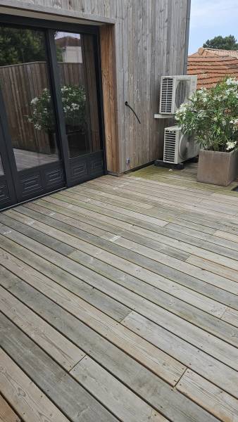 Étanchéité membrane EPDM à Talence près de Bordeaux : rénovation d'un toit terrasse avec pose de couvertines en acier thermolaqué